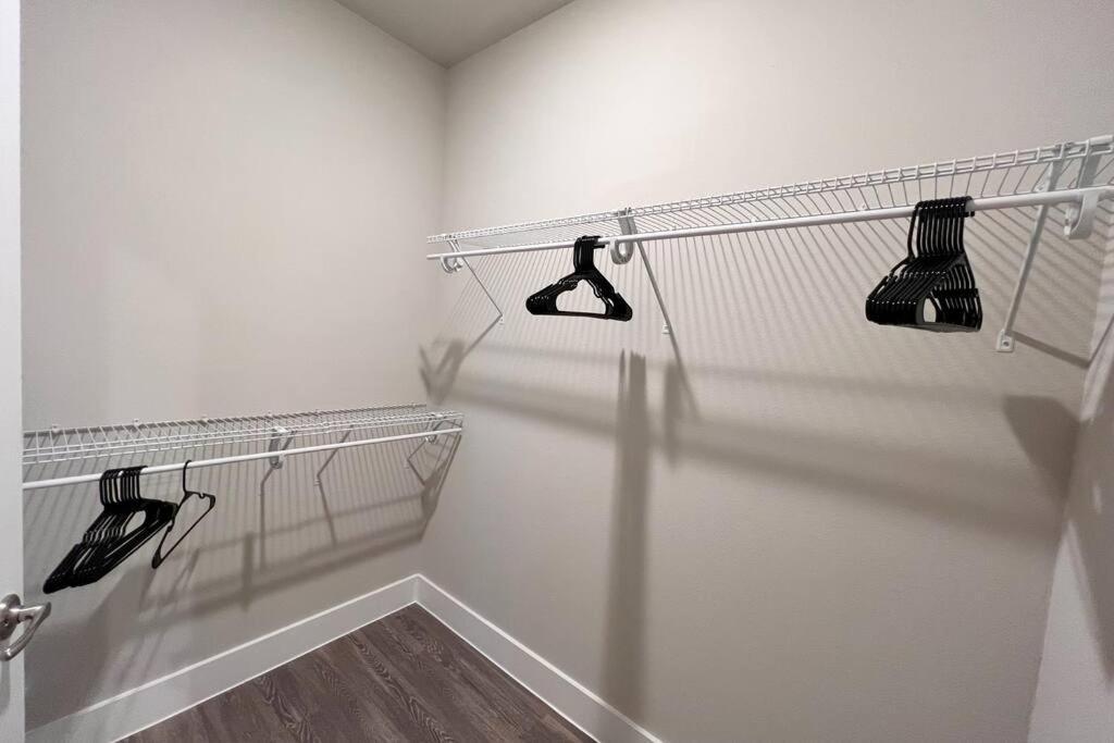 Welcome To Our Spacious 2-Bedroom 2-Bathroom Located In The City Of Houston, Texas! エクステリア 写真